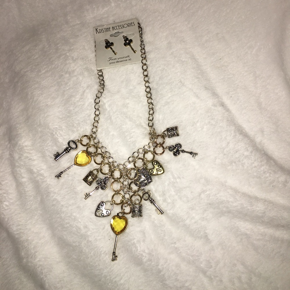 Earring and necklace set